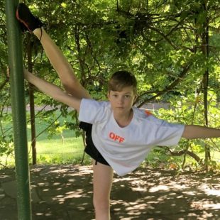 Hamish-on-Boys-Doing-Ballet